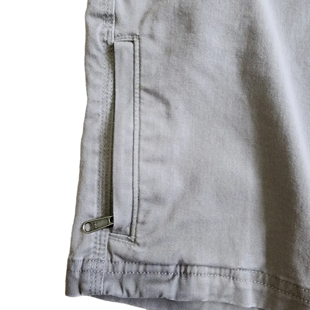 Columbia Cargo Grey Shorts - 40 Waist